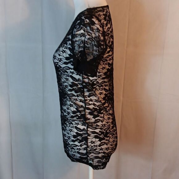 Black Floral Lace Top - Picture 3 of 6